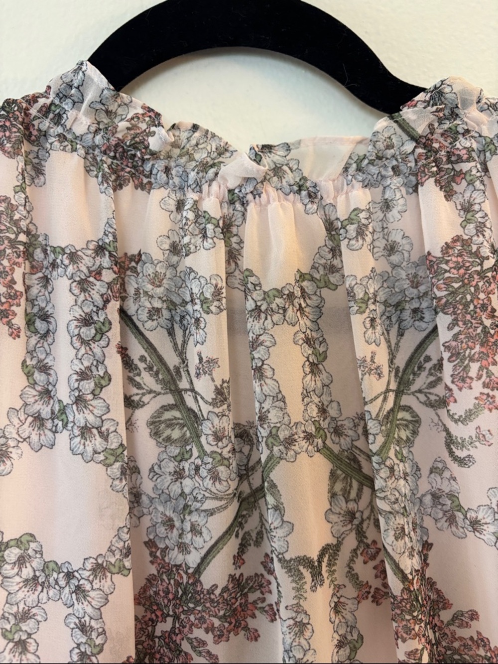 NWOT Max Studio Blush Pink Floral Ruffle Tie-Neck Peep Camisole - Picture 5 of 7